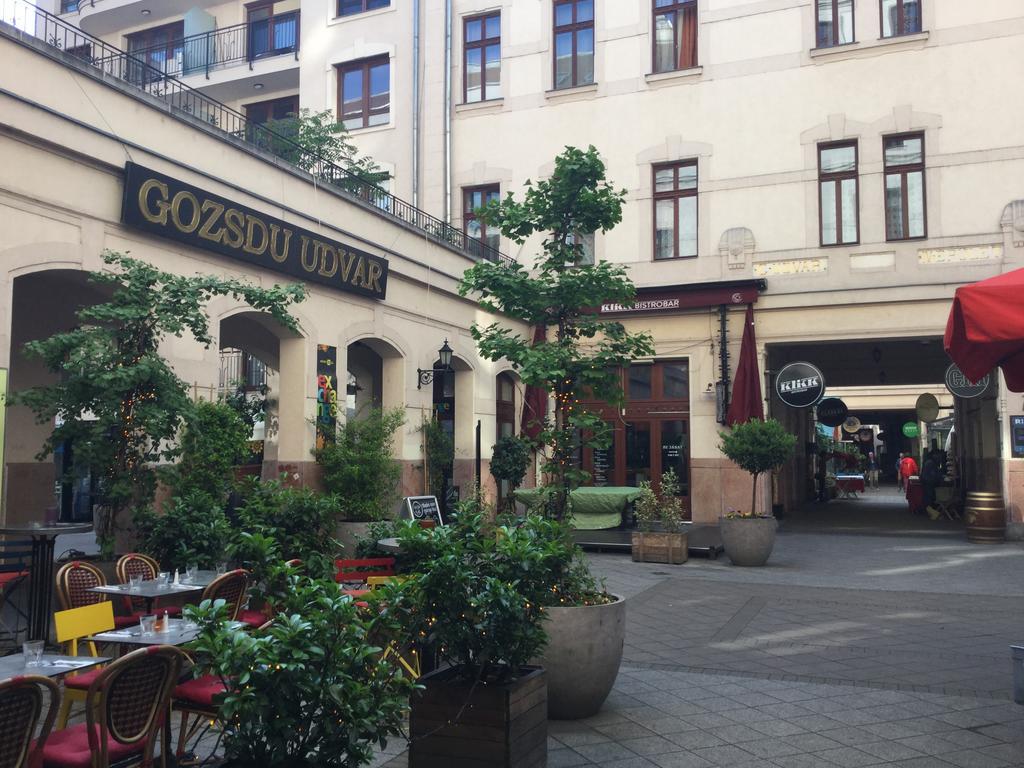 Lia'S Apartment In Gozsdu And Free Parking บูดาเปสต์ ภายนอก รูปภาพ