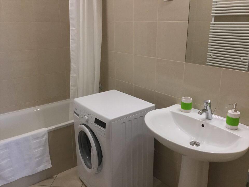Lia'S Apartment In Gozsdu And Free Parking บูดาเปสต์ ภายนอก รูปภาพ